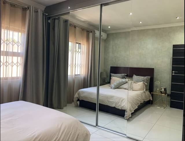 4 BEDROOM HOUSE FOR SALE IN OOS EINDE